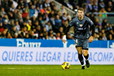 Florian Lejeune, Estadio Municipal de Butarque 'da CD Leganes ve Rayo Vallecano takımları arasında LaLiga EA SPORTS maçı sırasında görüldü (Maciej Rogowski)
