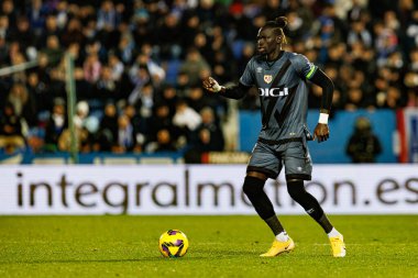 Pathe Ciss, Estadio Municipal de Butarque 'da CD Leganes ve Rayo Vallecano takımları arasında LaLiga EA SPORTS maçı sırasında görüldü (Maciej Rogowski)
