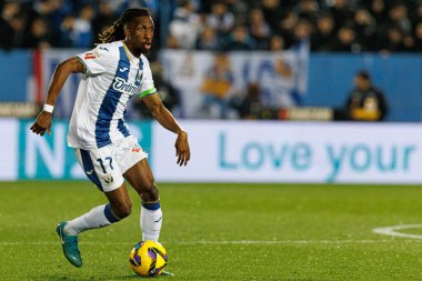 LaLiga EA SPORTS maçı sırasında Estadio Municipal de Butarque 'da CD Leganes ve Rayo Vallecano takımları arasında görülen Yvan Neyou (Maciej Rogowski)