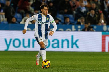 Adria Altimira, LaLiga EA SPORTS maçı sırasında Estadio Municipal de Butarque 'da CD Leganes ve Rayo Vallecano takımları arasında görüldü (Maciej Rogowski)