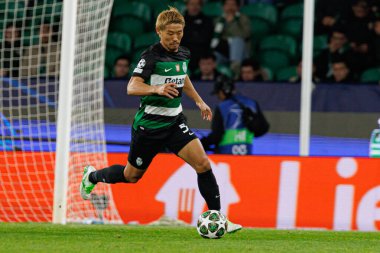 Hidemasa Morita UEFA Şampiyonlar Ligi maçında Sporting CP ve Borussia Dortmund (Maciej Rogowski) takımları arasında görüldü.)