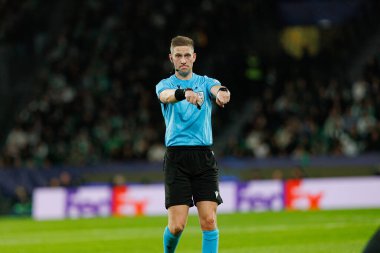 Espen Eskas, UEFA Şampiyonlar Ligi maçında Sporting CP ve Borussia Dortmund (Maciej Rogowski) takımları arasında görüldü.)