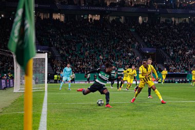Geovany Quenda ve Jamie Gittens, UEFA Şampiyonlar Ligi maçında Sporting CP ve Borussia Dortmund (Maciej Rogowski) takımları arasında görüldü.)