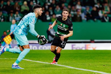 Rui Silva ve Ivan Fresneda, UEFA Şampiyonlar Ligi maçında Sporting CP ve Borussia Dortmund (Maciej Rogowski) takımları arasında görüldü.)