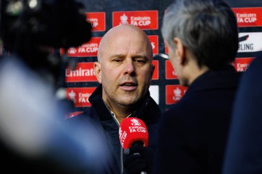 Arne Slot, FA Cup 4. Raundda Home Park Stadyumu 'nda Plymouth Argyle FC ve Liverpool FC takımları arasında görüldü (Maciej Rogowski)