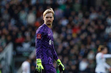 Plymouth Argyle FC ve Liverpool FC takımları arasında oynanan FA Cup 4. tur maçında Home Park Stadyumu 'nda (Maciej Rogowski) Caoimhim Kelleher görüldü.)
