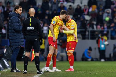 Taras Romanczuk ve Jesus Imaz, PKO BP Ekstraklasa maçında Krakovia ve Jagiellonia Bialystok takımları arasında Stadion Cracovii im 'de görüldüler. Jozefa Pilsudskiego (Maciej Rogowski)