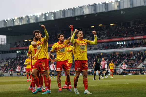 Jagiellonia 'nın oyuncuları PKO BP Ekstraklasa maçında Krakovia ve Jagiellonia Bialystok takımları arasında Stadion Cracovii im' de gol attıktan sonra kutlama yaparken görüldü. Jozefa Pilsudskiego (Maciej Rogowski)