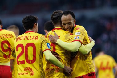 Jesus Imaz ve Enzo Ebosse, PKO BP Ekstraklasa maçında Stadion Cracovii im 'de KS Cracovia ve Jagiellonia Bialystok takımları arasında attıkları golü kutlarken görüldü. Jozefa Pilsudskiego (Maciej Rogowski)