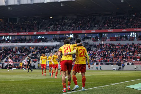 Darko Churlinov ve Miguel Miki Villar, Stadion Cracovii im 'de KS Krakovia ve Jagiellonia Bialystok takımları arasında oynanan PKO BP Ekstraklasa maçında gol attıktan sonra kutlama yaparken görüldüler. Jozefa Pilsudskiego (Maciej Rogowski)
