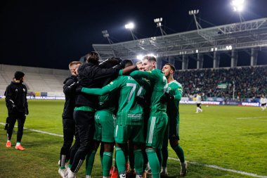 Radomiak oyuncuları, PKO BP Ekstraklasa maçında Stadion Miejski im 'deki Radomiak Radom ve Legia Warszawa takımları arasında oynanan PKO BP Ekstraklasa maçında Saad Agouzoul' dan gol üstüne gol atarken görüldü. Braci Czachorow (Maciej Rogowski)