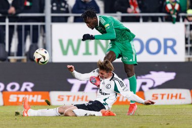 Abdoul Tapsoba ve Jan Ziolkowski, PKO BP Ekstraklasa maçında Radomiak Radom ve Legia Warszawa takımları arasında Stadion Miejski im 'de görüldü. Braci Czachorow (Maciej Rogowski)