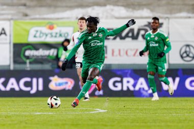 Abdoul Tapsoba, PKO BP Ekstraklasa maçında Radomiak Radom ve Legia Warszawa takımları arasında Stadion Miejski im 'de görüldü. Braci Czachorow (Maciej Rogowski)