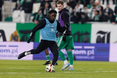Abdoul Tapsoba, PKO BP Ekstraklasa maçında Radomiak Radom ve Legia Warszawa takımları arasında Stadion Miejski im 'de görüldü. Braci Czachorow (Maciej Rogowski)