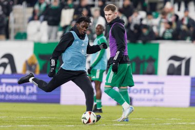Abdoul Tapsoba, PKO BP Ekstraklasa maçında Radomiak Radom ve Legia Warszawa takımları arasında Stadion Miejski im 'de görüldü. Braci Czachorow (Maciej Rogowski)