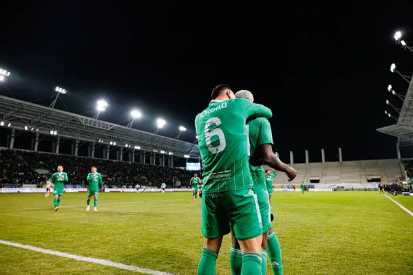 Capita Osvaldo Pedro Capemba, Bruno Jordao ve Abdoul Tapsoba, Stadion Miejski im 'deki Radomiak Radom ve Legia Warszawa takımları arasındaki PKO BP Ekstraklasa maçında gol attıktan sonra kutlama yaparken görüldü. Braci Czachorow (Maciej Rogowski)