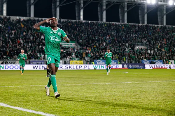 Capita Osvaldo Pedro Capemba, Stadyum 'daki Radomiak Radom ve Legia Warszawa takımları arasında oynanan PKO BP Ekstraklasa maçında gol attıktan sonra kutlama yaparken görüldü. Braci Czachorow (Maciej Rogowski)