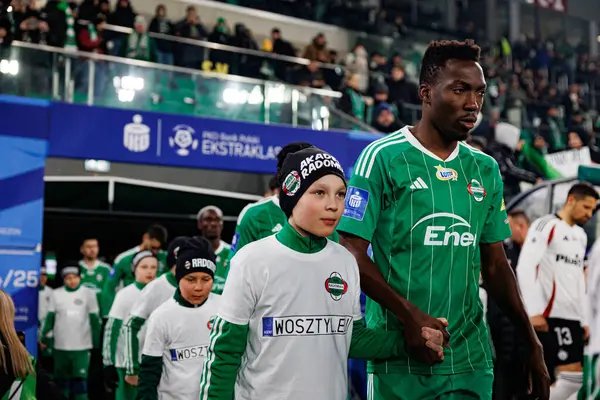 Zie Ouattara, PKO BP Ekstraklasa maçında Radomiak Radom ve Legia Warszawa takımları arasında Stadion Miejski im 'de görüldü. Braci Czachorow (Maciej Rogowski)