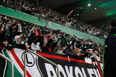 Legia taraftarları Puchar Polski maçı sırasında Stadyum Miejski Legii Warszawa 'da Legia Warszawa ve Jagiellonia Bialystok takımları arasında görüldü. Jozefa Pilsudskiego (Maciej Rogowski)