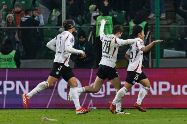 Ryoya Morishita, Steven Kapuadi ve Marc Gual, Stadion Miejski Legii Warszawa 'daki Legia Warszawa ve Jagiellonia Bialystok takımları arasında oynanan Puchar Polski maçında gol attıktan sonra kutlama yaparken görüldü. Jozefa Pilsudskiego (Maciej Rogowski)