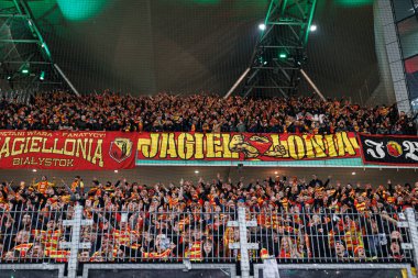 Jagiellonia taraftarları Puchar Polski maçı sırasında Stadion Miejski Legii Warszawa 'da Legia Warszawa ve Jagiellonia Bialystok takımları arasında görüldü. Jozefa Pilsudskiego (Maciej Rogowski)