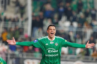 Renat Dadashov, Stadyum 'daki Radomiak Radom ve Widzew Lodz takımları arasında oynanan PKO BP Ekstraklasa maçında gol attıktan sonra kutlama yaparken görüldü. Braci Czachorow (Maciej Rogowski)