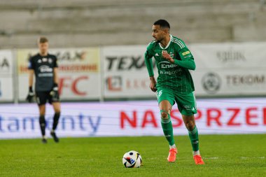 Saad Agouzoul, PKO BP Ekstraklasa maçında Radomiak Radom ve Widzew Lodz takımları arasında Stadion Miejski im 'de görüldü. Braci Czachorow (Maciej Rogowski)