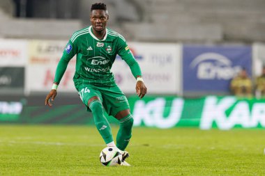 Steven Kingue, PKO BP Ekstraklasa maçında Radomiak Radom ve Widzew Lodz takımları arasında Stadion Miejski im 'de görüldü. Braci Czachorow (Maciej Rogowski)