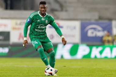 Steven Kingue, PKO BP Ekstraklasa maçında Radomiak Radom ve Widzew Lodz takımları arasında Stadion Miejski im 'de görüldü. Braci Czachorow (Maciej Rogowski)