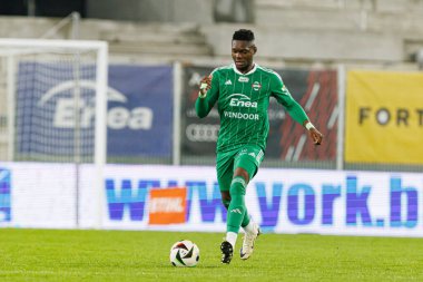 Steven Kingue, PKO BP Ekstraklasa maçında Radomiak Radom ve Widzew Lodz takımları arasında Stadion Miejski im 'de görüldü. Braci Czachorow (Maciej Rogowski)