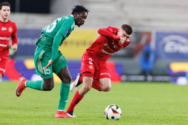 Abdoul Tapsoba ve Samuel Kozlovsky, PKO BP Ekstraklasa maçında Radomiak Radom ve Widzew Lodz takımları arasında Stadion Miejski im 'de görüldü. Braci Czachorow (Maciej Rogowski)