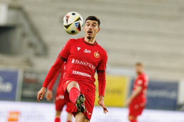 Juljan Shehu, PKO BP Ekstraklasa maçında Radomiak Radom ve Widzew Lodz takımları arasında Stadion Miejski im 'de görüldü. Braci Czachorow (Maciej Rogowski)