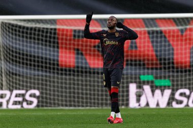 Dodi Lukebakio, Estadio de Vallecas 'taki Rayo Vallecano ve Sevilla FC takımları arasında oynanan LaLiga EA SPORTS maçında gol attıktan sonra kutlama yaparken görüldü (Maciej Rogowski)