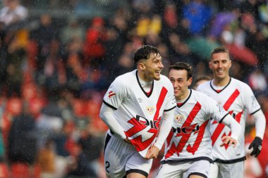 Andrei Ratiu, Estadio de Vallecas 'taki Rayo Vallecano ve Sevilla FC takımları arasında oynanan LaLiga EA SPORTS maçında gol attıktan sonra kutlama yaparken görüldü (Maciej Rogowski)