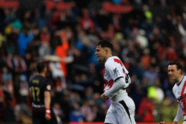 Andrei Ratiu, Estadio de Vallecas 'taki Rayo Vallecano ve Sevilla FC takımları arasında oynanan LaLiga EA SPORTS maçında gol attıktan sonra kutlama yaparken görüldü (Maciej Rogowski)