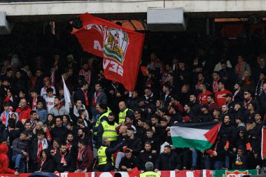 Estadio de Vallecas 'ta Rayo Vallecano ve Sevilla FC takımları arasında oynanan LaLiga EA SPORTS maçı sırasında Sevilla taraftarları görülüyor (Maciej Rogowski)