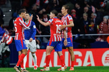 Nahuel Molina, Julian Alvarez ve Marcos Llorente, LaLiga EA Spor Maçı sırasında Estadio Civitas Metropolitano 'daki Atletico de Madrid ve Athletic Club takımları arasında görüldü (Maciej Rogowski))