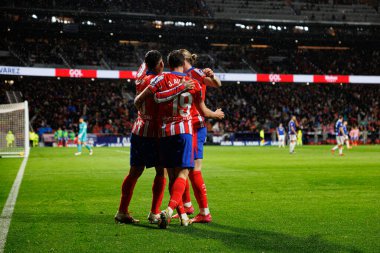Julian Alvarez Angel Correa ve Conor Gallagher, LaLiga EA SPORTS maçında Estadio Civitas Metropolitano 'daki Atletico de Madrid ve Athletic Club takımları arasında gol attıktan sonra kutlama yaparken görüldü (Maciej Rogowski))