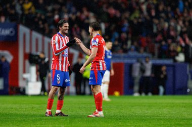 Julian Alvarez ve Rodrigo De Paul, Atletico de Madrid takımları ile Estadio Civitas Metropolitano 'daki Athletic Club (Maciej Rogowski) takımları arasında oynanan LaLiga EA Spor maçında gol attıktan sonra kutlama yaparken görüldü.)