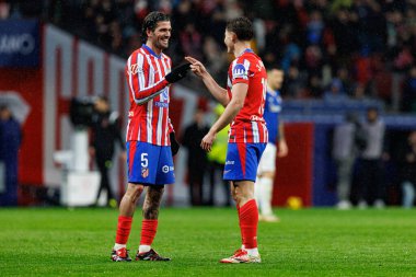 Julian Alvarez ve Rodrigo De Paul, Atletico de Madrid takımları ile Estadio Civitas Metropolitano 'daki Athletic Club (Maciej Rogowski) takımları arasında oynanan LaLiga EA Spor maçında gol attıktan sonra kutlama yaparken görüldü.)