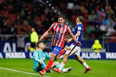 Julian Alvarez, LaLiga EA SPORTS maçında Estadio Civitas Metropolitano 'daki Atletico de Madrid ve Athletic Club takımları arasında gol attıktan sonra kutlama yaparken görüldü (Maciej Rogowski)