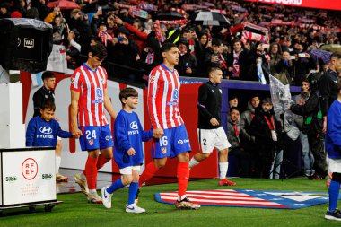 Robin Le Normand ve Nahuel Molina, LaLiga EA SPORTS maçı sırasında Estadio Civitas Metropolitano 'daki Atletico de Madrid ve Athletic Club takımları arasında görüldü (Maciej Rogowski)