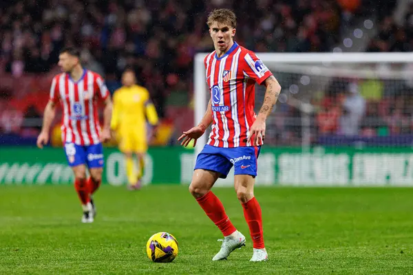 Lucas Barrios, Atletico de Madrid takımları ile Estadio Civitas Metropolitano 'daki (Maciej Rogowski)
