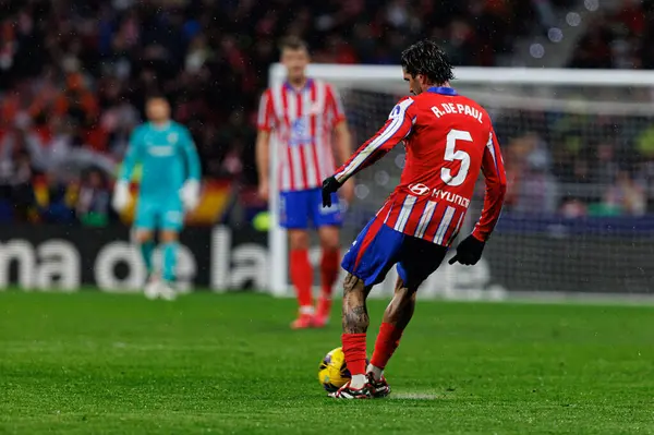Rodrigo De Paul, Atletico de Madrid takımları ile Estadio Civitas Metropolitano 'daki (Maciej Rogowski) Athletic Club takımları arasında oynanan LaLiga EA SPORTS maçı sırasında görüldü.)