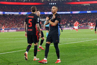 Raphinha, SL Benfica ve FC Barcelona (Maciej Rogowski) takımları arasında oynanan 16 maçlık UEFA Şampiyonlar Ligi karşılaşmasında attığı golü kutlarken görülüyor.