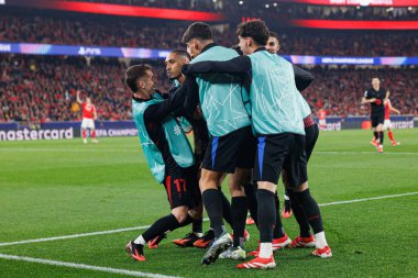 Raphinha, SL Benfica ve FC Barcelona (Maciej Rogowski) takımları arasında oynanan 16 maçlık UEFA Şampiyonlar Ligi karşılaşmasında attığı golü kutlarken görülüyor.