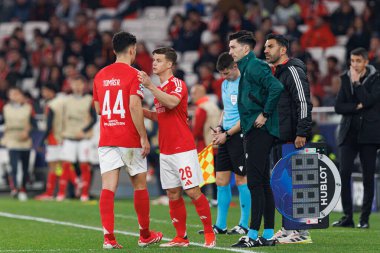 Tomas Araujo ve Samuel Dahl, SL Benfica ve FC Barcelona (Maciej Rogowski) takımları arasında oynanan 16.