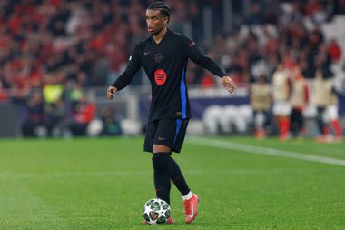 Alejandro Balde, SL Benfica ve FC Barcelona (Maciej Rogowski) takımları arasında oynanan 16 maçlık UEFA Şampiyonlar Ligi karşılaşmasında görüldü.