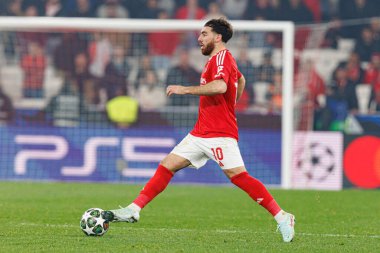 Orkun Kokcu, SL Benfica ve FC Barcelona (Maciej Rogowski) takımları arasında oynanan 16 maçlık UEFA Şampiyonlar Ligi Raundu sırasında görüldü.