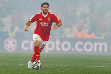 Orkun Kokcu, SL Benfica ve FC Barcelona (Maciej Rogowski) takımları arasında oynanan 16 maçlık UEFA Şampiyonlar Ligi Raundu sırasında görüldü.